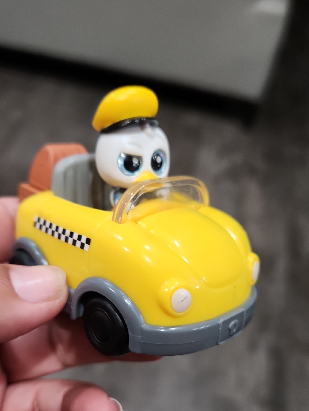 Disney Donald Doorables In  Taxi Car